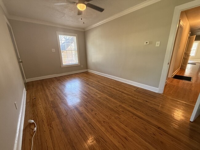 Photo - 1621 Glenview Ave