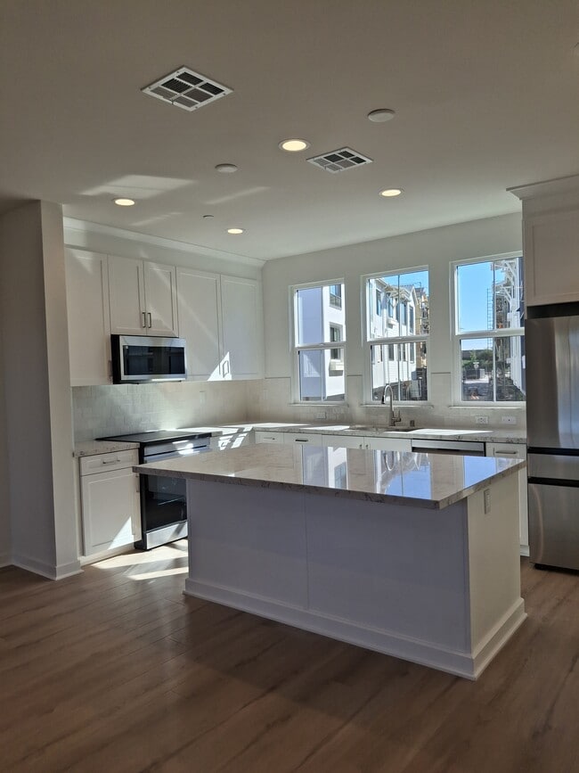 Photo - 4672 Catmint Ln