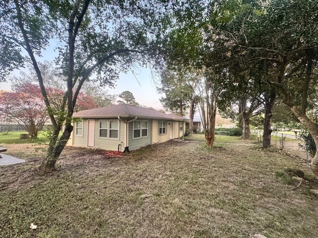 Building Photo - 112 Runnels St Rental