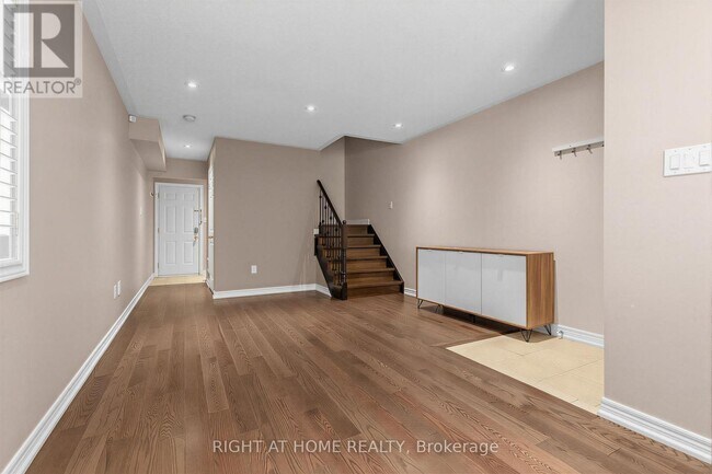 Photo - 2628 Bur Oak Ave