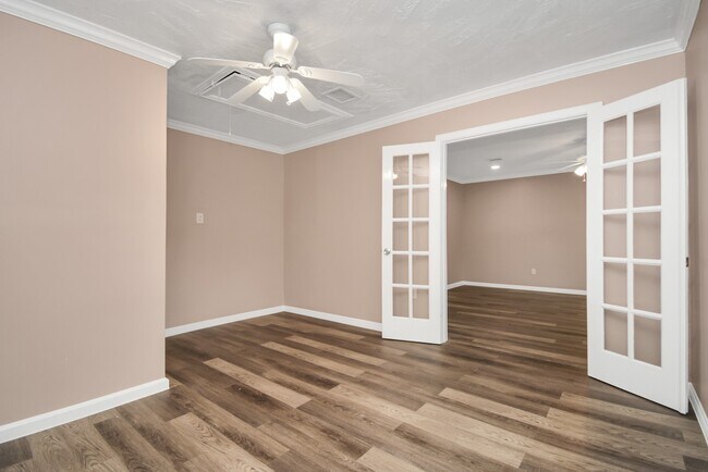 Photo - 1906 Airline Dr