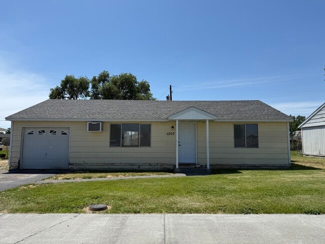Building Photo - 1207 Patton Blvd