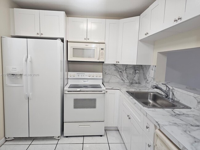 Photo - 10825 SW 112th Ave Unit 103