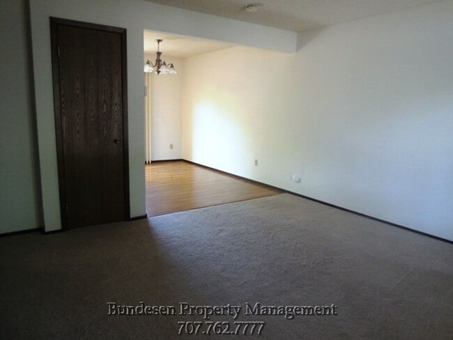 Photo - 1305 Gold Way