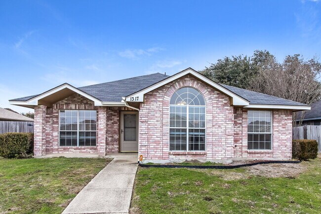 Photo - 1317 Rosewood Ln