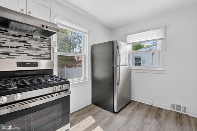 Photo - 5831 33rd Ave