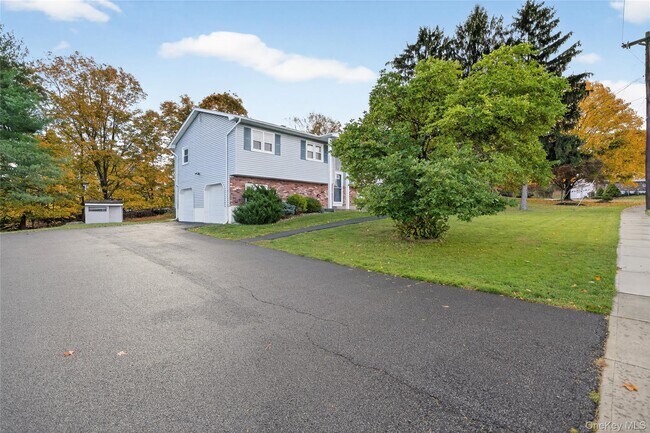 Photo - 20 Peter Bush Dr