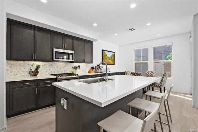 Photo - 29 Prominence