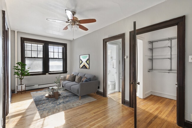 Living Room - St. Albans Flats Apartments