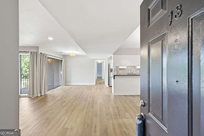 Photo - 605 Candler St Unit B13