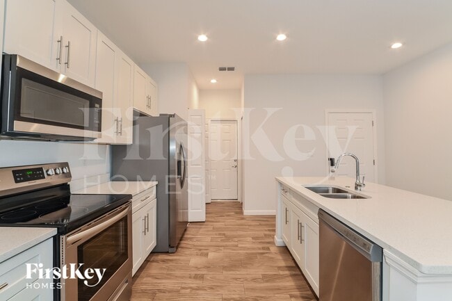 Photo - 1050 E Lombardy Dr