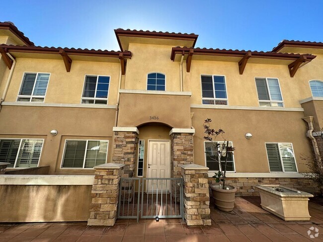 Building Photo - 3 BEDROOM HOME FOR LEASING IN West Covina