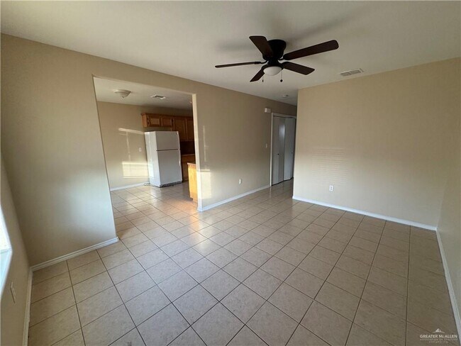 Photo - 8 Red Ants Dr