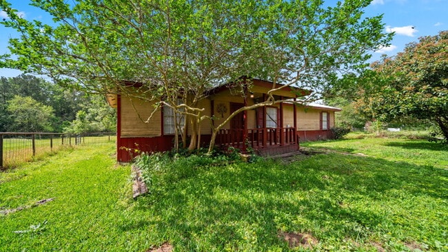 Building Photo - Welcome to quiet, country living with close proximity to MISD schools, and downtown Montgomery am...