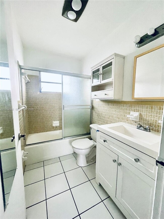 Photo - 400 SE 31st St Unidad 5