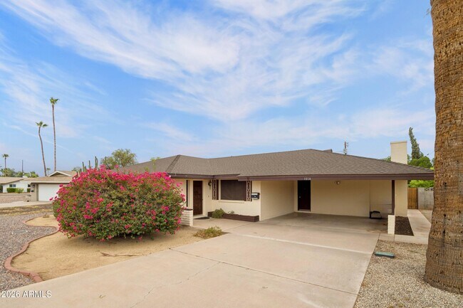 Photo - 1014 E Balboa Cir