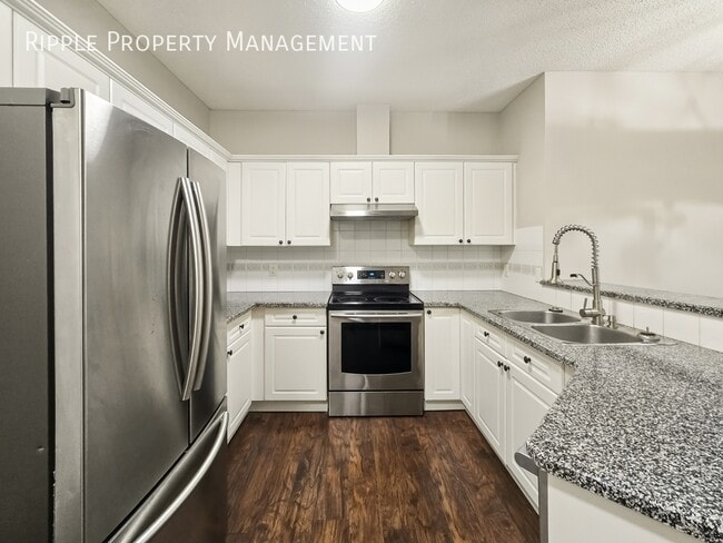 Building Photo - Fantastic 2 Beds, 2 Baths Apartment/Condo | 1 Dog Allowed. 20lbs Max $50 Monthly Fee Unit 111