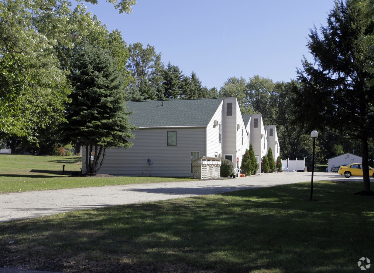 Photo - 2189-2211 Glenmount Ave Apartments