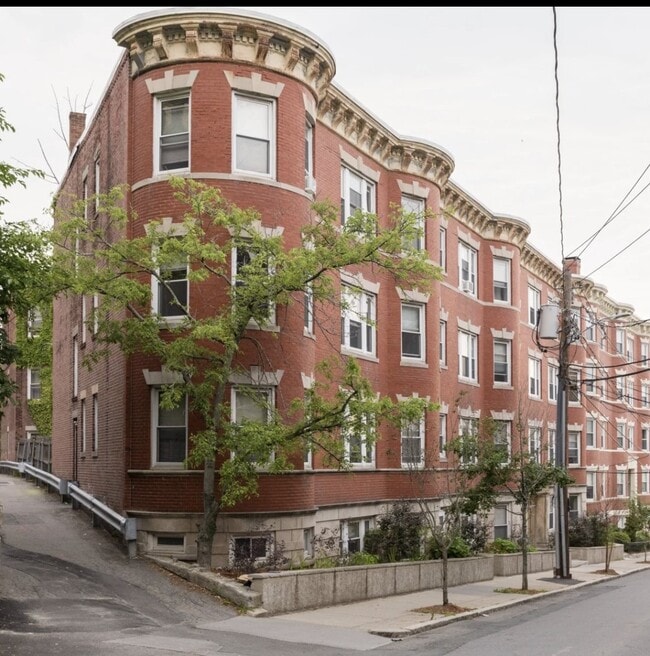 Photo - 187 Winthrop Rd