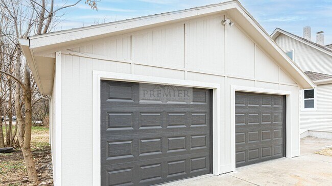 Photo - 184 W North St