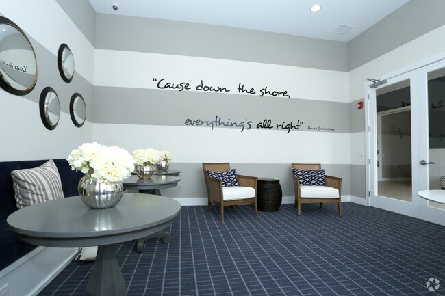 Clubhouse/Business Center - The Waverly at Neptune