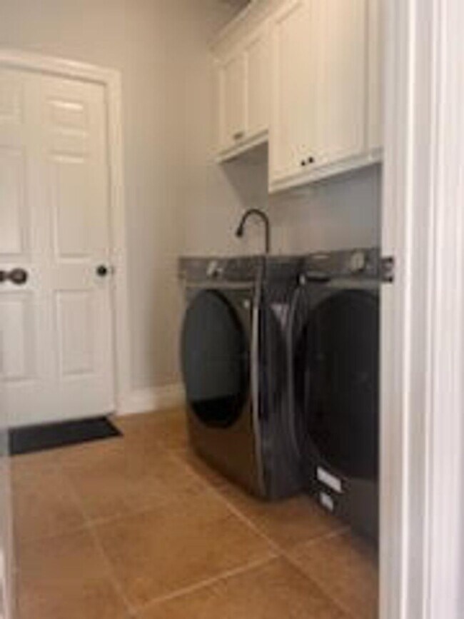 Photo - Spacious 4 Bedroom Home in Centerton