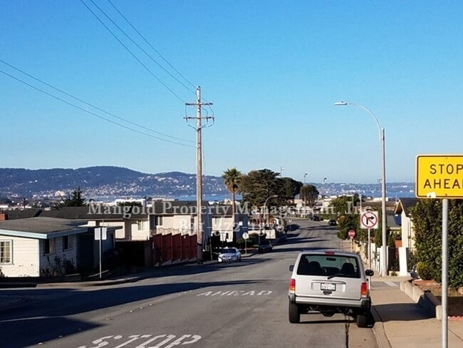 Photo - Great Home Located In Seaside Neighborhood with Fenced Back Yard!