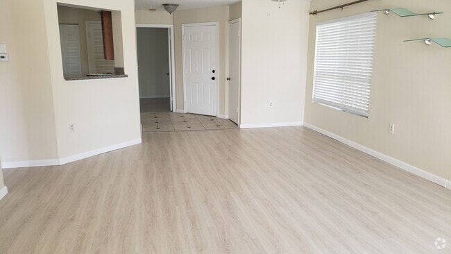 Building Photo - 2321 NW 33rd St Unit Corner Rental