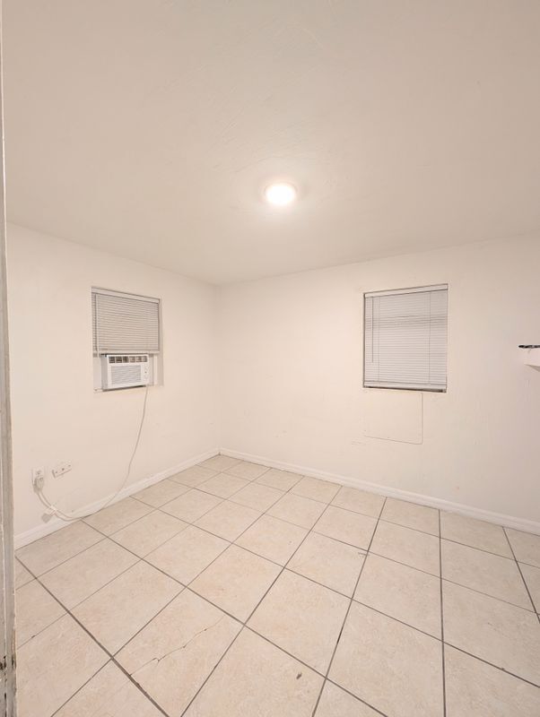 Photo - 17 Lenox Ct