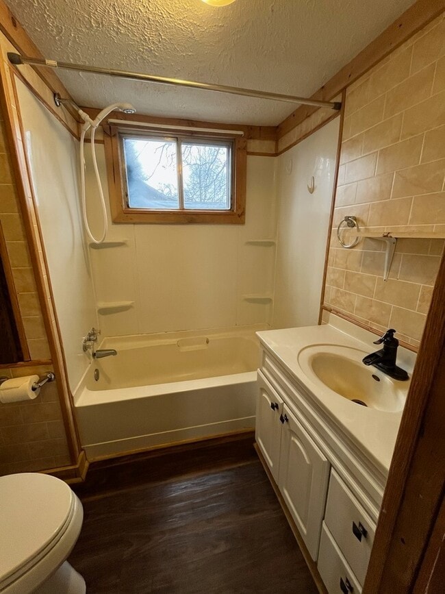 Photo - 1144 West St