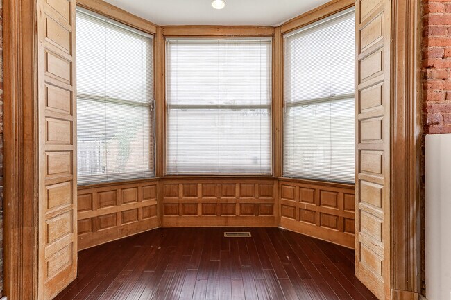 Photo - 2352 Kemper Ln Unidad 1