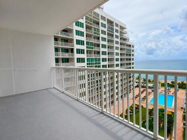 Photo - 5401 Collins Ave Unit 832