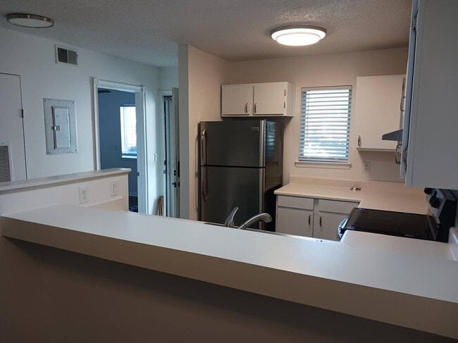 Photo - 1602 Eagles Pl