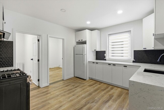 Photo - 73-22 67th Rd