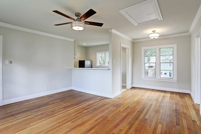 Photo - 4809 Woodhead St