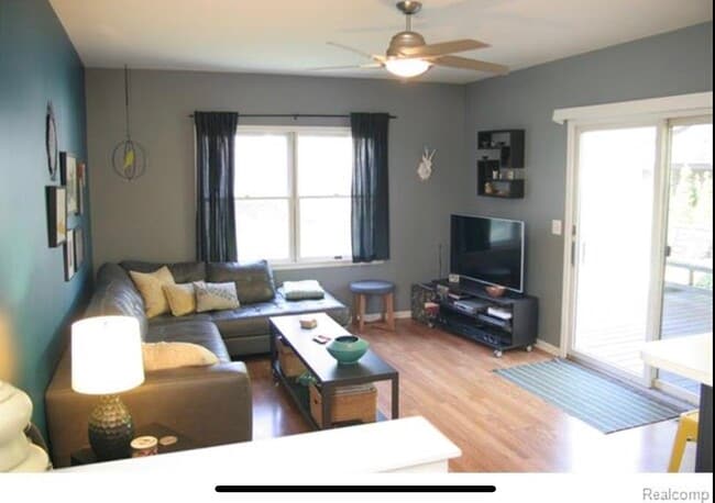 Photo - 1414 Donald Ave