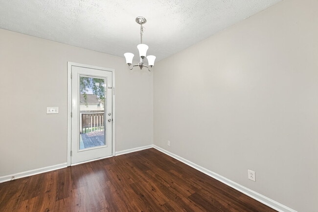 2918 Weybridge Dr