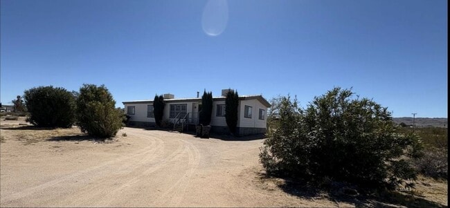 Building Photo - Beautiful fully remodeled 3 bedroom Rental