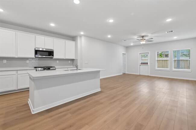 Photo - 8538 Blueberry Ash St