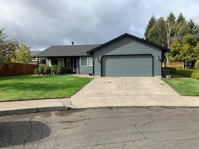 Building Photo - Beautiful single story on large lot in lov... Rental