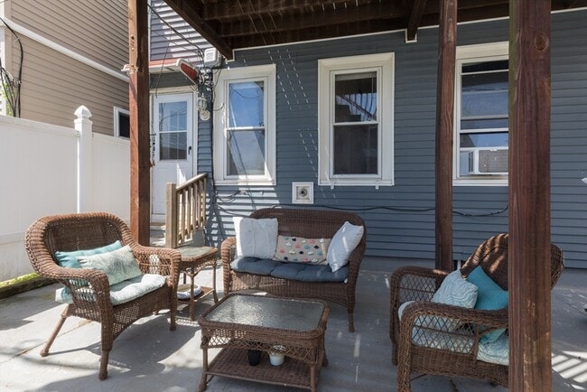 Photo - 100 H St Unit 1