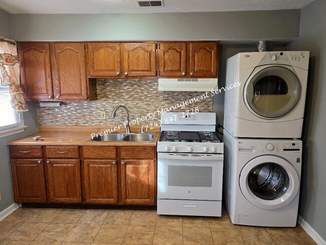 Photo - 1176 March St