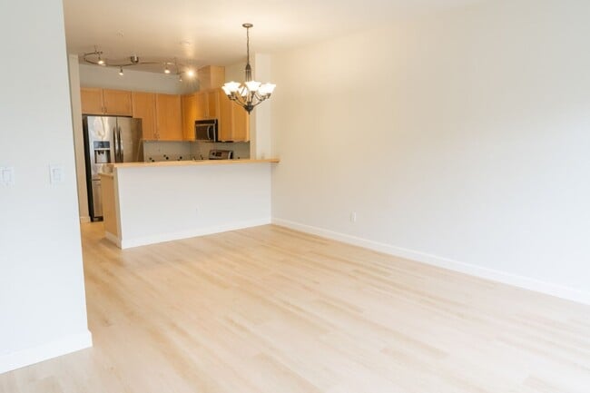 Photo - 3Bd/2.75Ba Renton Townhouse