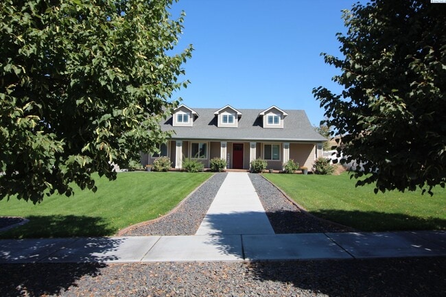 Building Photo - 4 bed, 3 bath home in Richland