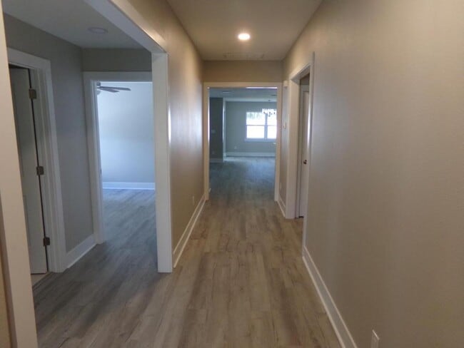 Photo - 16 S Warnell St