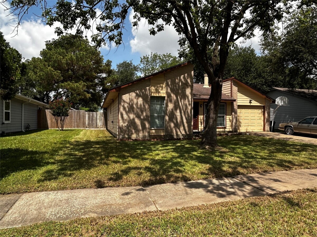 Photo - 2123 Crosscoach Ln