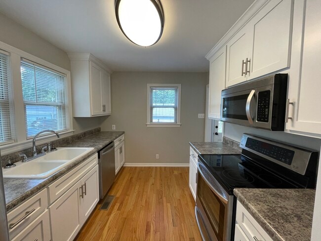 Photo - 314 W Lee Ave
