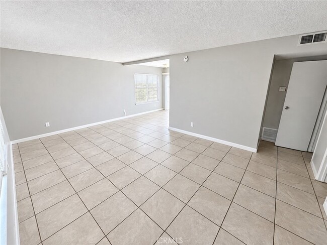 16810 Village Ln