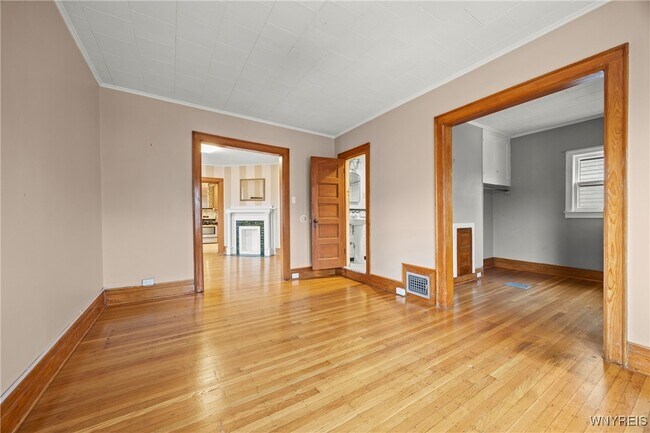 Photo - 411 Breckenridge St