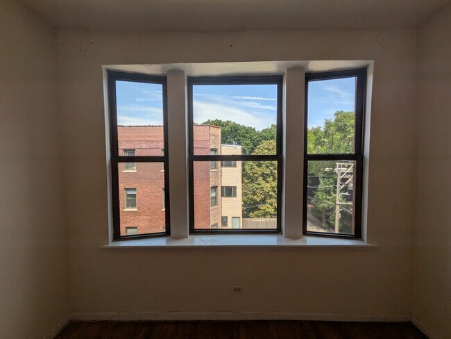 Photo - 3147 W Medill Ave Unit 3